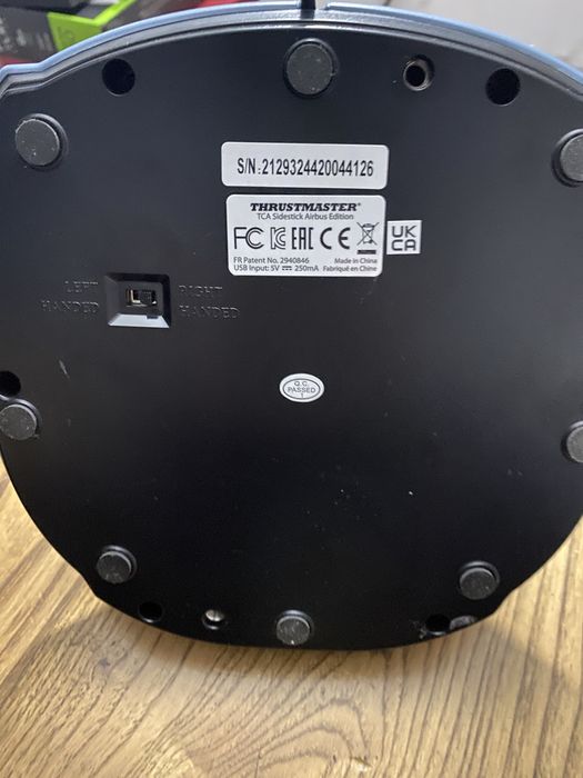 Joystick airbus thrusmaster