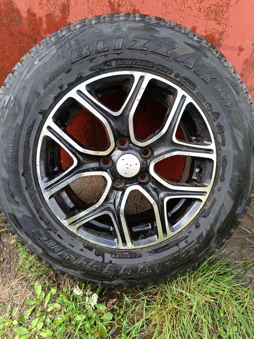 Колеса на Mitsubishi Outlander  3. Разом з шинами  bridgestone blizzak