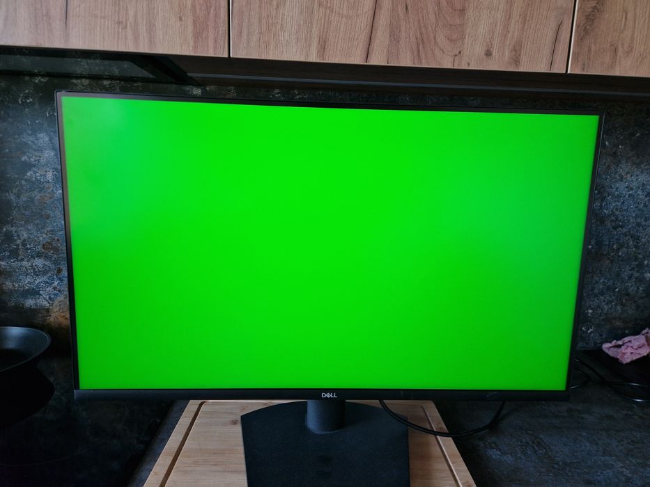 Monitor Dell 32 cale model  SE3223Q super stan