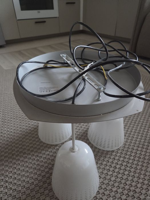 Lampa sufitowa z 3 kloszami
