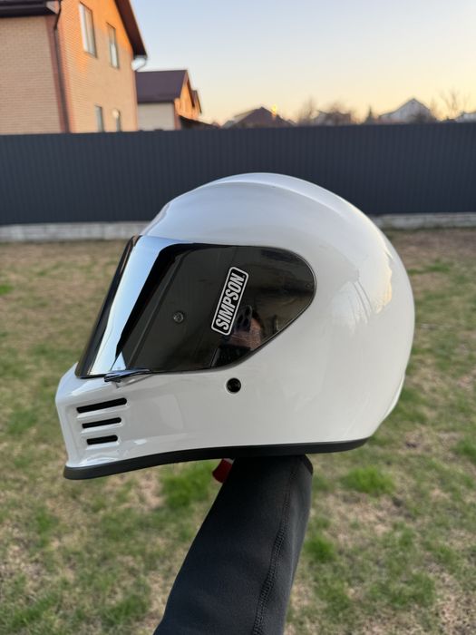 Продам шолом Simpson Motorcycle Speed Bandit Helmet Medium - White SPBM1