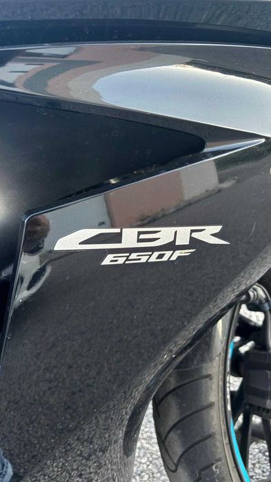 Mota CBR 650F e mochila da alpinestars