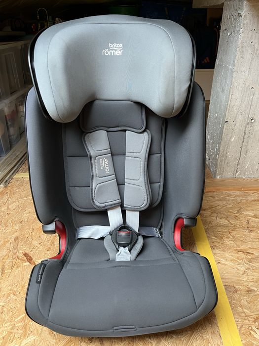 Britax Römer Advansafix IV R