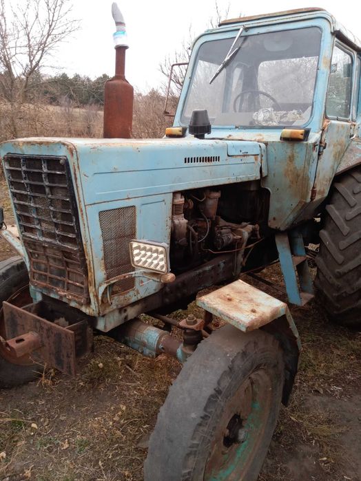 Трактор МТЗ 80 в робочому стани