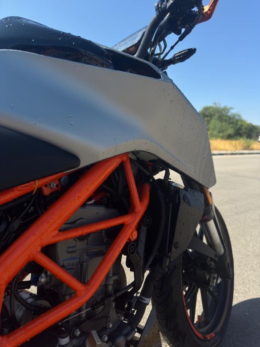 KTM Duke 125 Full Extras | Akrapovic | Como Nova