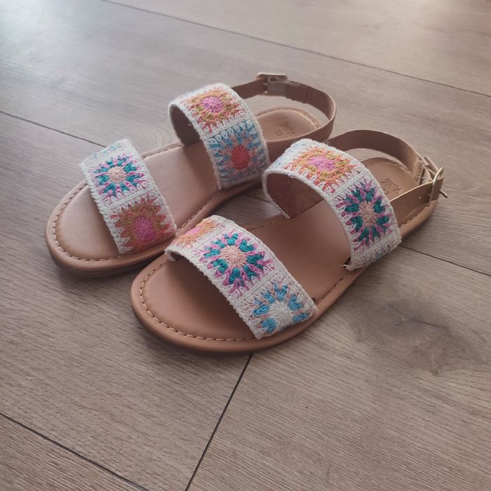 Szydełkowe sandały ZARA