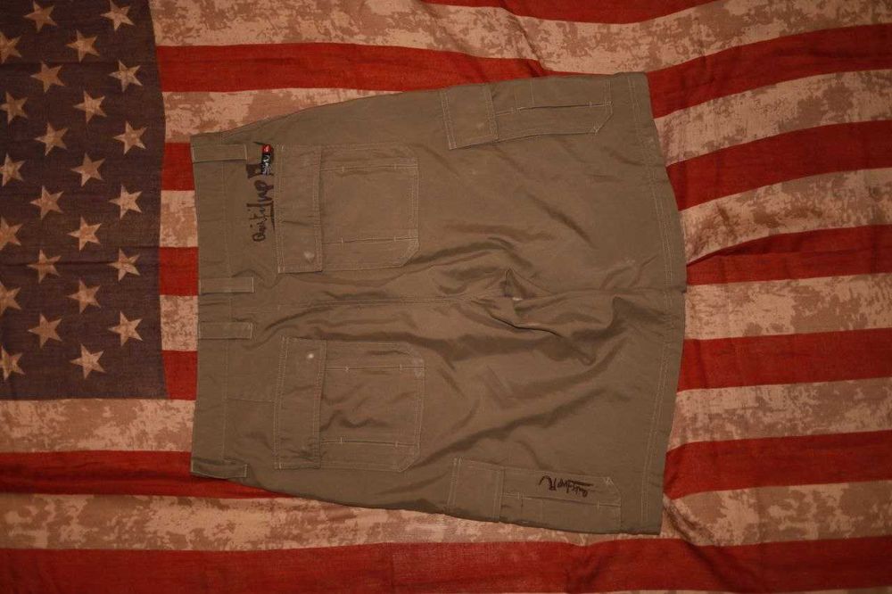 Продам шорты QuickSilver L size