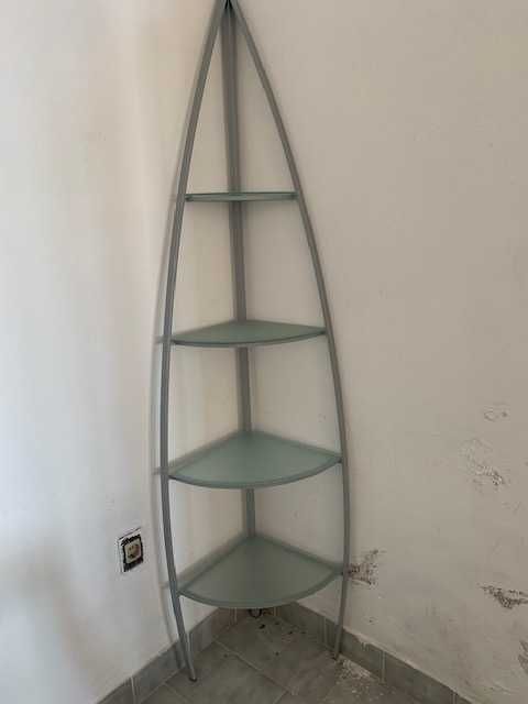 Estante de canto