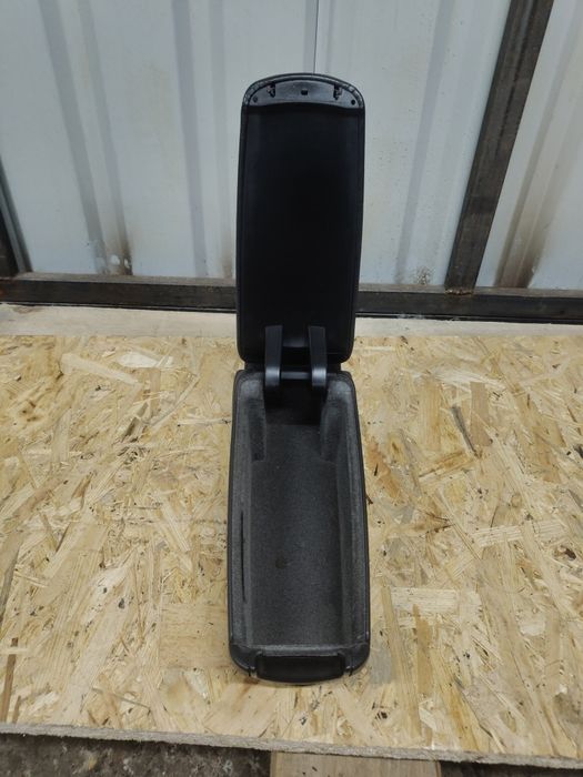 Podłokietnik audi a4 b7