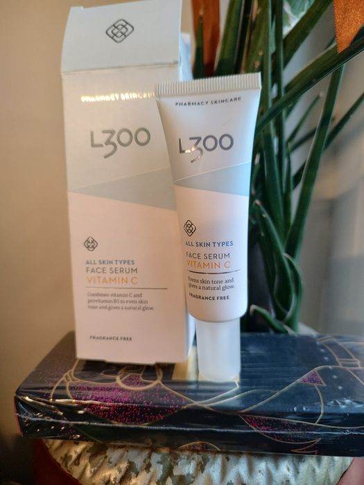 L300 serum do twarzy z Wit. C i prowitaminą B5