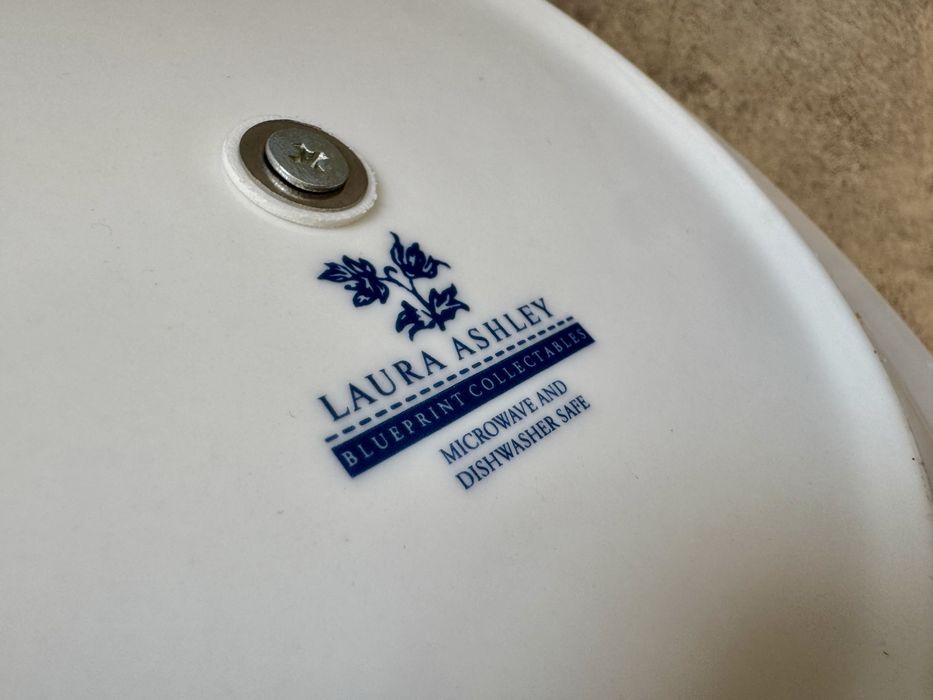 Порцелянова етажерка Laura Ashley, стан ідеальний