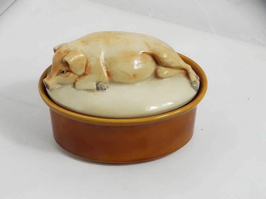 Stylowe ceramiczne puzderko / pojemnik z pokrywką – Świnka (Portugal) vintage