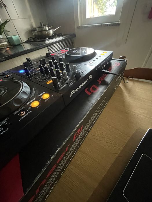 Mesa pioneer ddj-400