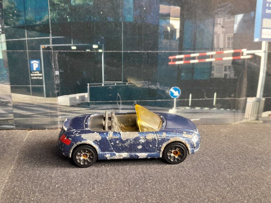 Stary Matchbox Audi TT Roadster 1999 autko zabawka resorak model