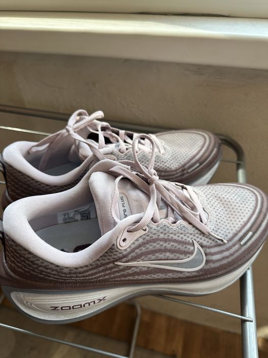 Nike vomero plus жіночі