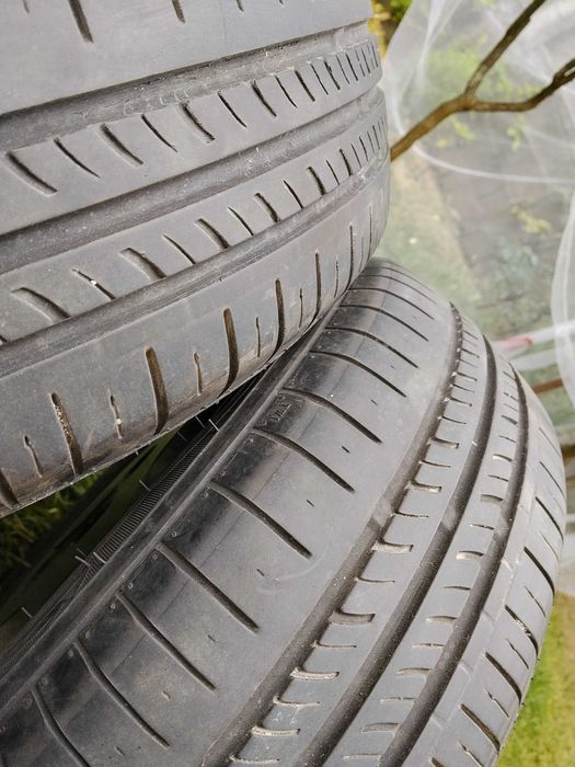 Pneus 155/70R13 (25€ o par)
