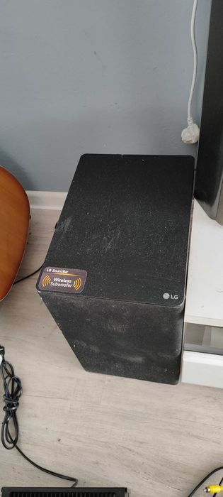 Soundbar LG plus tylne kolumny