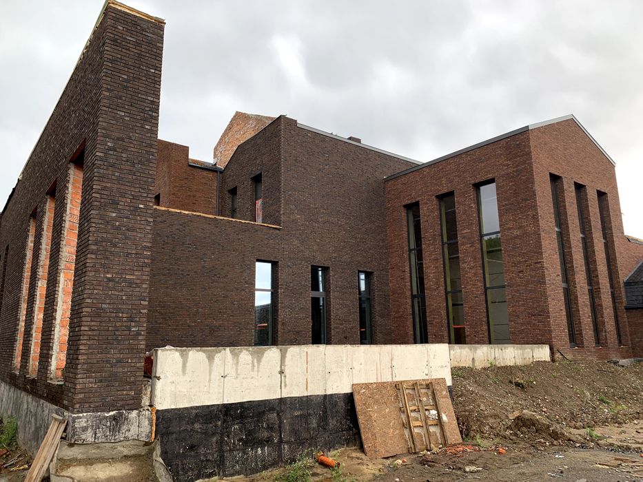 Покрівельні, фасадні роботи. Монтаж даху, утеплення. єВідновлення.