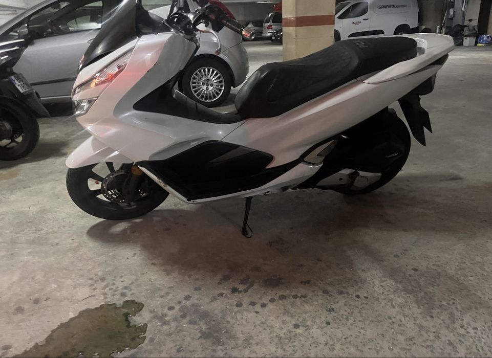 Oportunidade: Honda PCX Por Apenas 2.000 € – Valor Negociável!