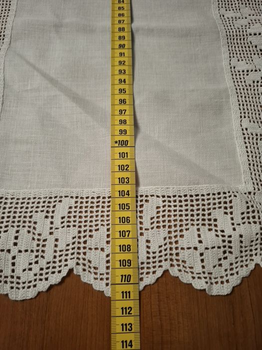 Naperons de renda e linho
