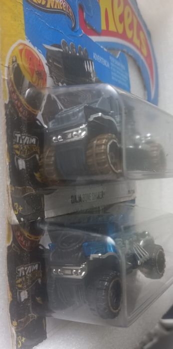 Conjunto 2  Baja bone shaker hot wheels