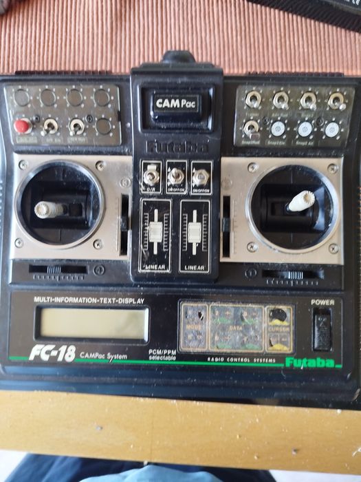 Futaba FC-18 40MHz