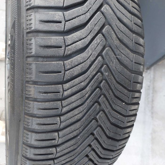 Opony z alufelgami Mercedes 215/60R17