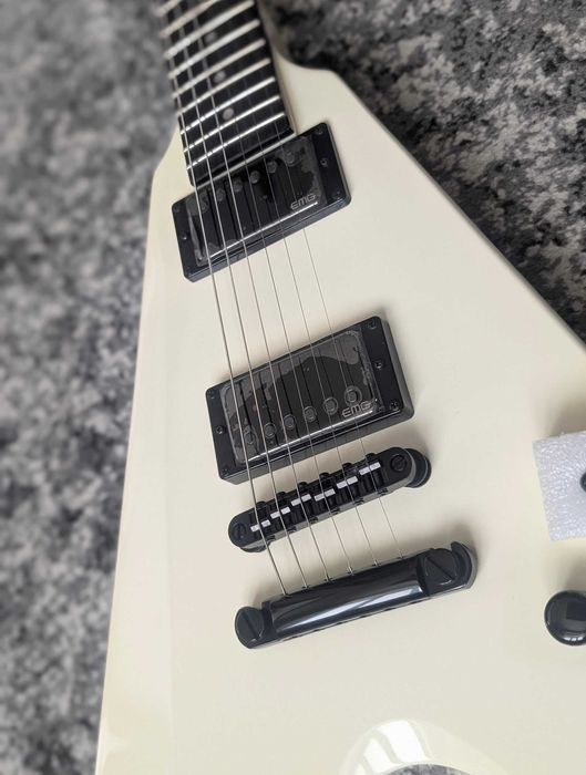 Электрогитара ESP LTD Vulture White (Made in Korea)