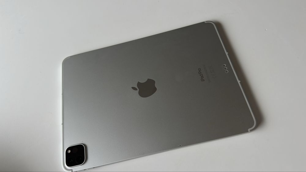iPad Pro 11" M2 (4. gen) Wi-Fi + Cellular (5G)