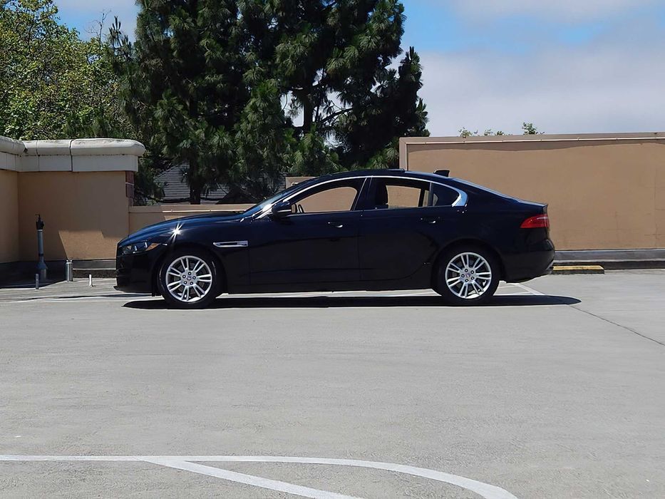 Jaguar XE 25t      2018