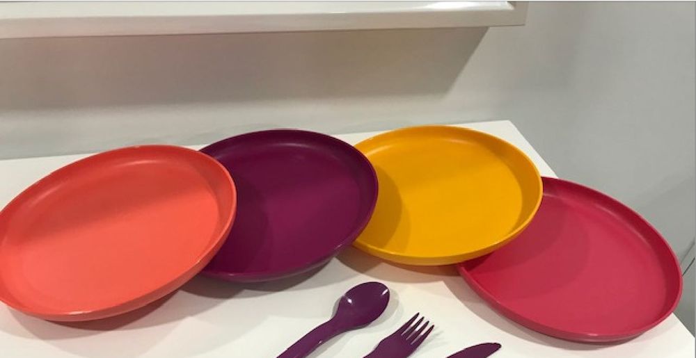 4 Pratos Grandes Tupperware