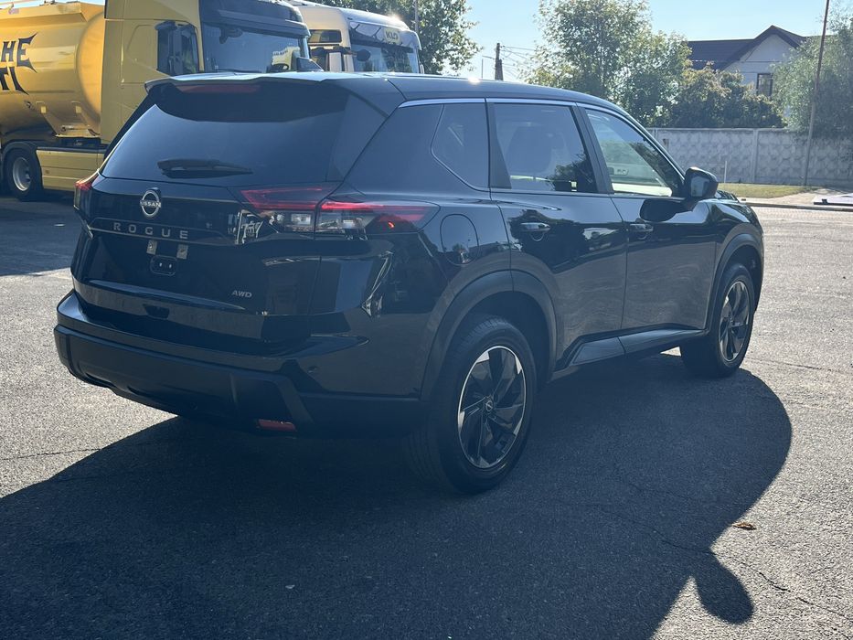 Nissan Rogue SV awd 2025p гарний стан авто