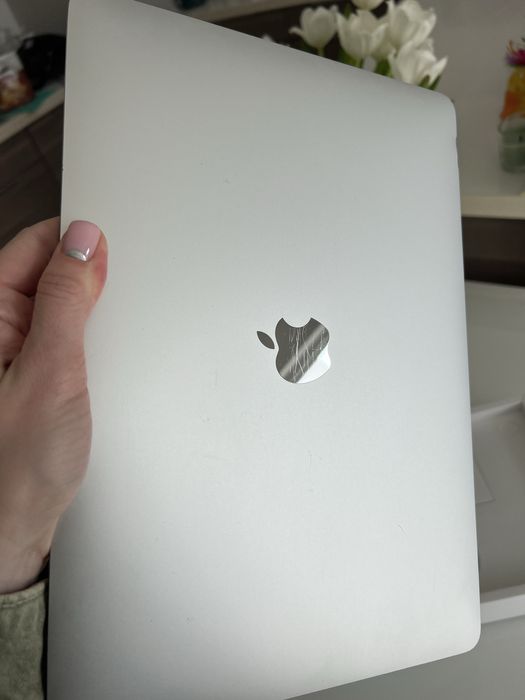 Macbook Pro M1 8GB 256GB w świetnym stanie