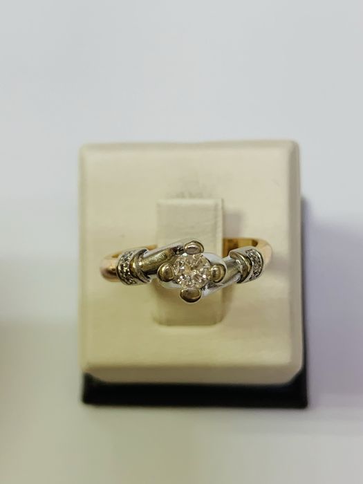 Продам золоту каблучку 585* з діамантами, Україна