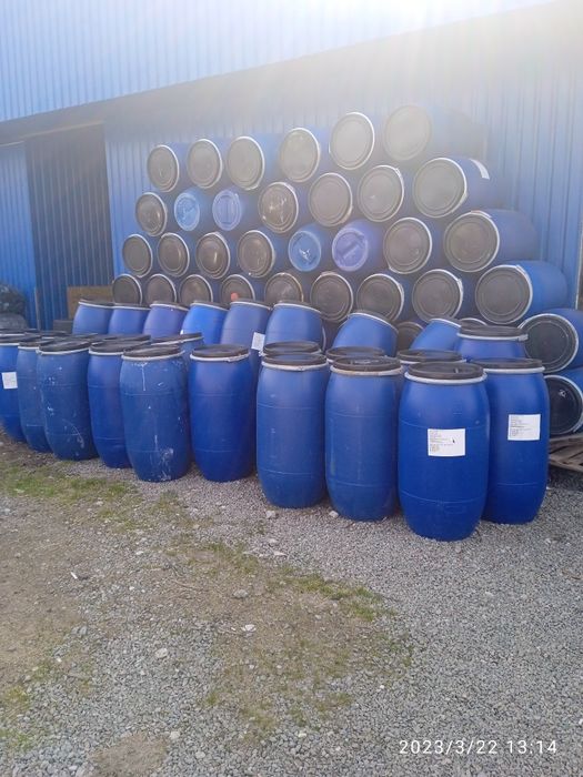 Продам Бочки 550грн 700грн и 800грн. Канистры 100грн).