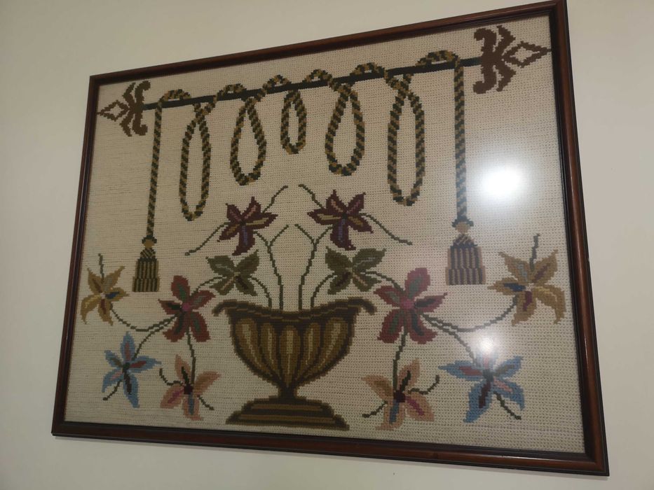 Tapete de arraiolos com moldura