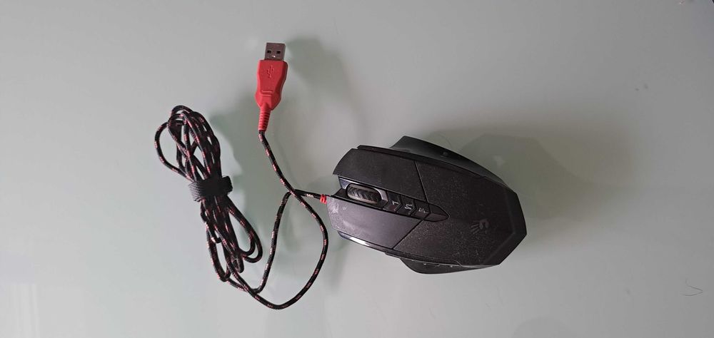 Rato Bloody V7 + Tapete