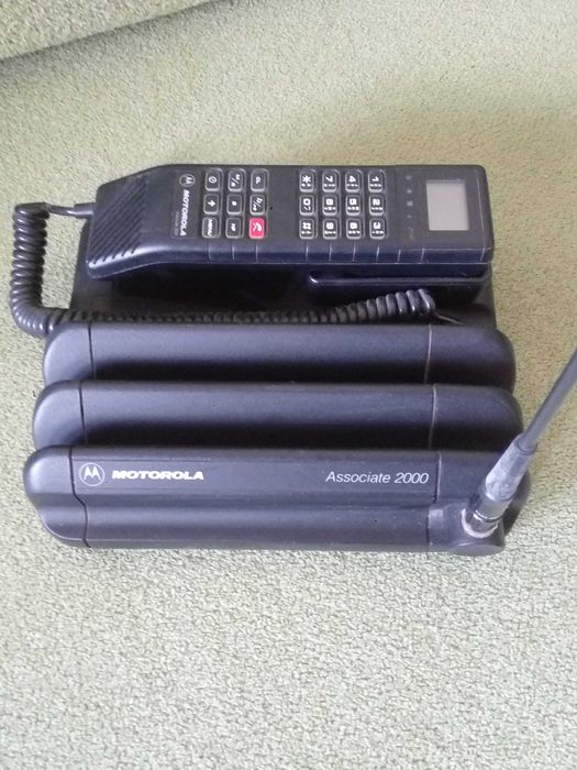 Мобильный телефон Motorola 2000