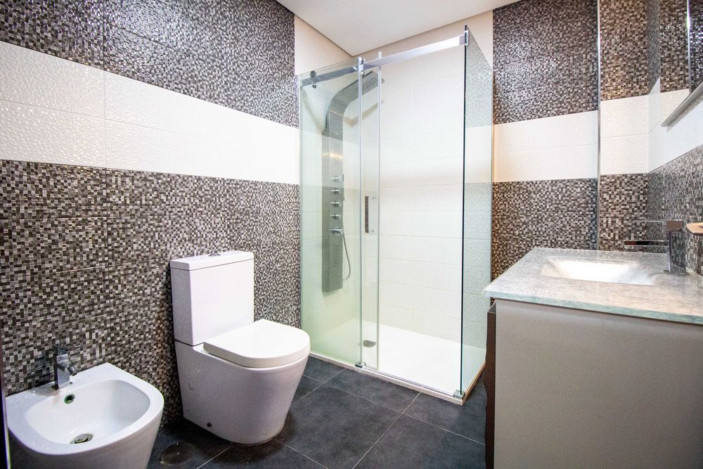 Moradia unifamiliar com dois pisos e logradouro