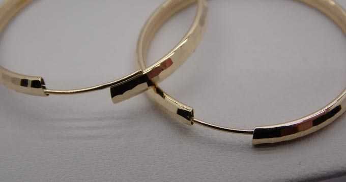 Złote kolczyki diamentowane koła 3,1 cm.