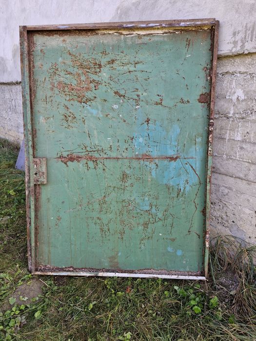 Металеві ворота, заводського виробництва