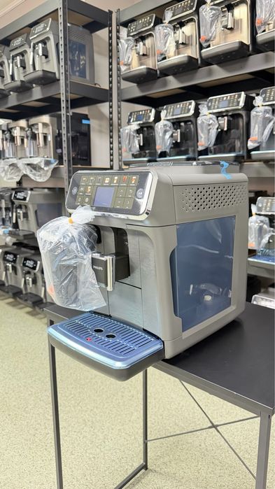 НОВА!!!Кавомашина Philips 5500 серії-ГАРАНТІЯ-1 рік