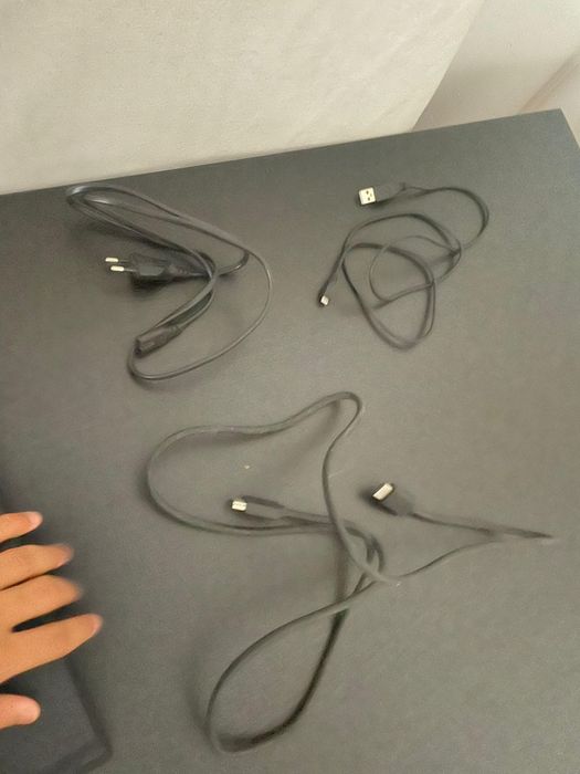 Ps4 slim funcionando perfeitamente + 2 comando + 5 jogos