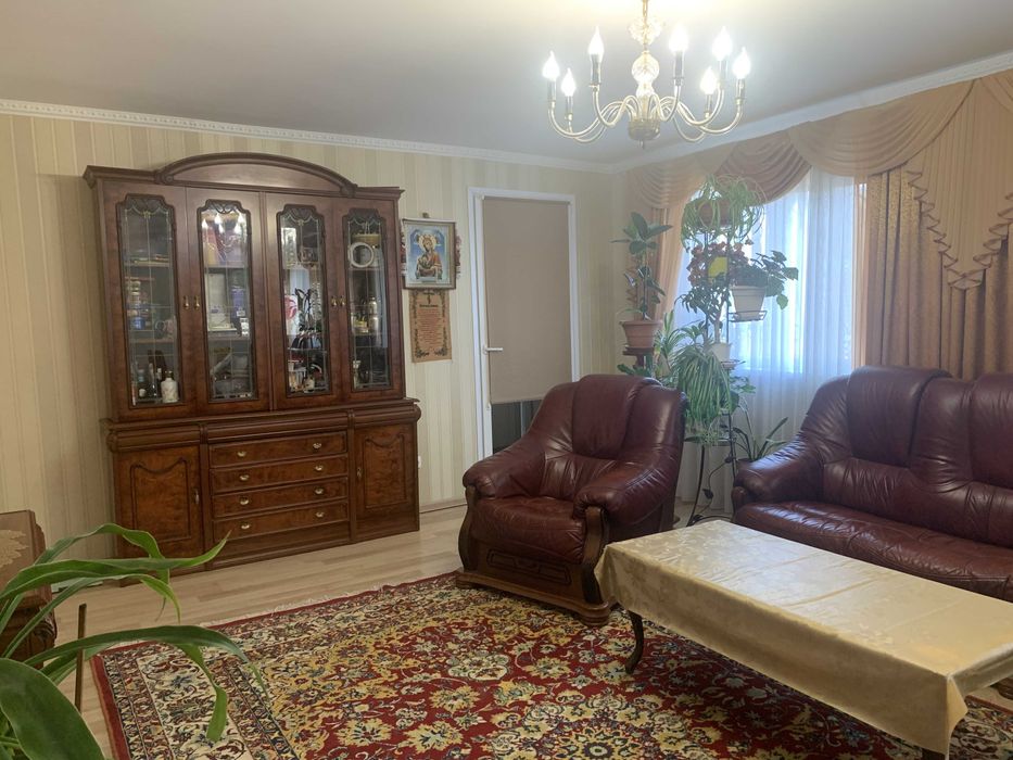 Продам 4-комнатную квартиру на Бочарова - ТЦ "Атриум"