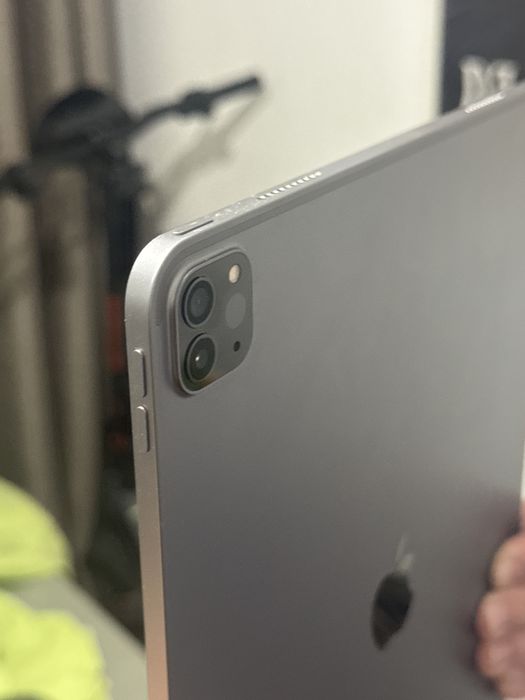iPad Pro 12.9 (2022) 6ª geração 128 Go - WiFi - Cinzento Sideral