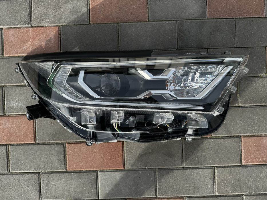 Toyota RAV4 2019 2020 2021 2022 Фари Фара права правая, оригінал б/у.