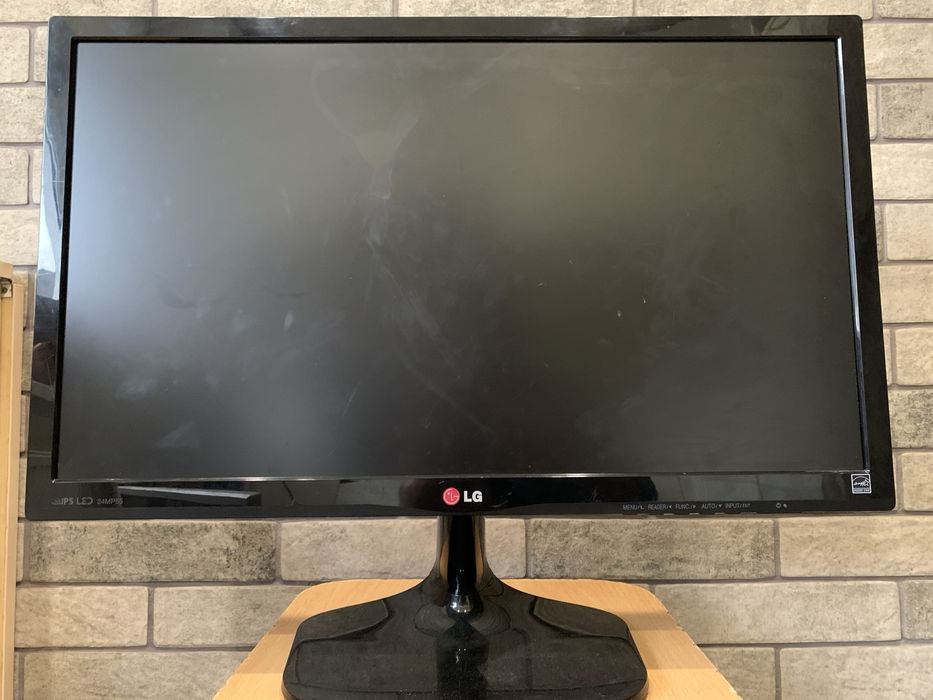 Монітори Asus BE24AQLB-G та LG 24MP55HQ-P биті матриці