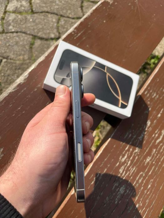 Iphone  16pro 128 мб…….