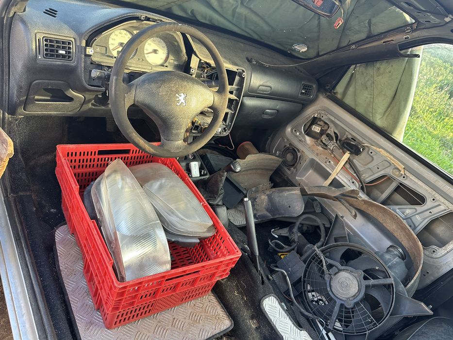 Vendo peças peugeot 106 quiksilver