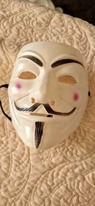 Маска пластикова Анонімус